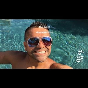 Meet your Posher, Rrobert